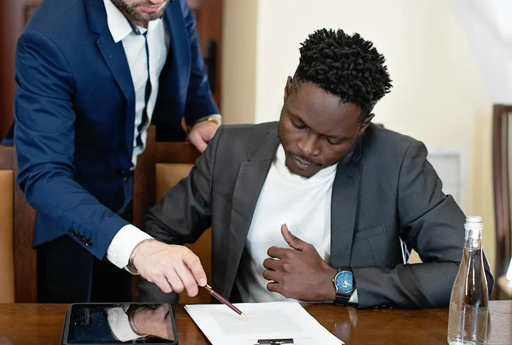 Diferencias en la Gestión Notarial para Particulares y Empresas